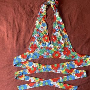 Bright retro wrap top